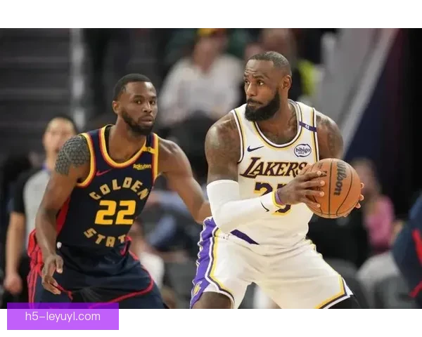 詹姆斯笑谈去留答非所问本赛季