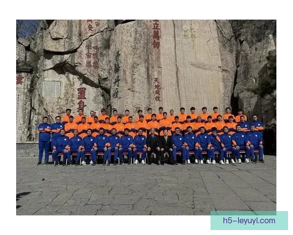 山东泰山队3月2日登山祈福活动举行