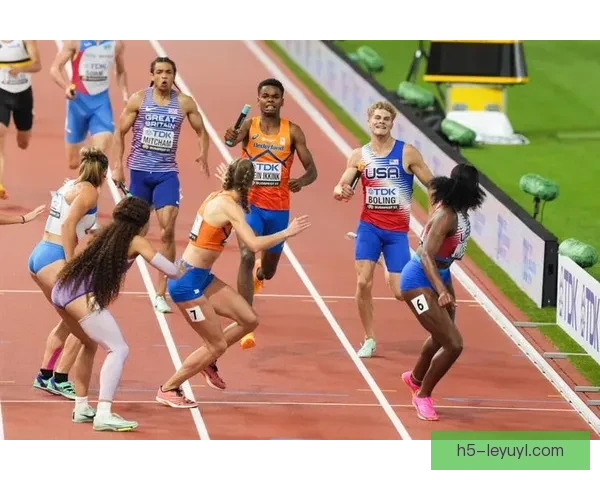 美国队包揽4X400米接力赛男女组别冠军